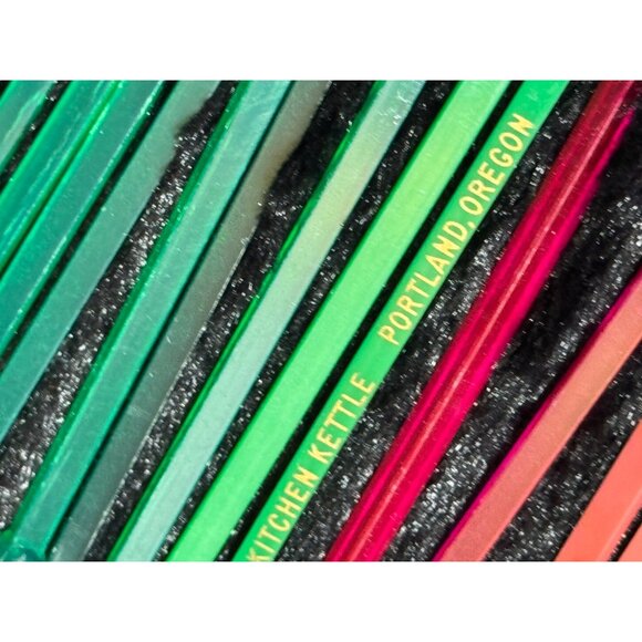 Vintage Assorted Plastic Swizzle Sticks Collectible Set - Flamingo Hotel 24 - Picture 5 of 9